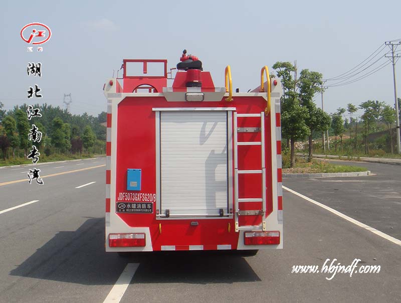 东风多利卡2.5吨水罐消防车参数配置图片价格18671091666