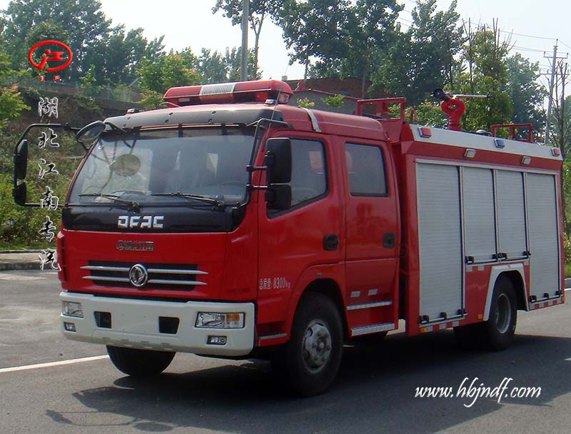 东风多利卡3.5吨水罐消防车参数配置图片价格18671091666