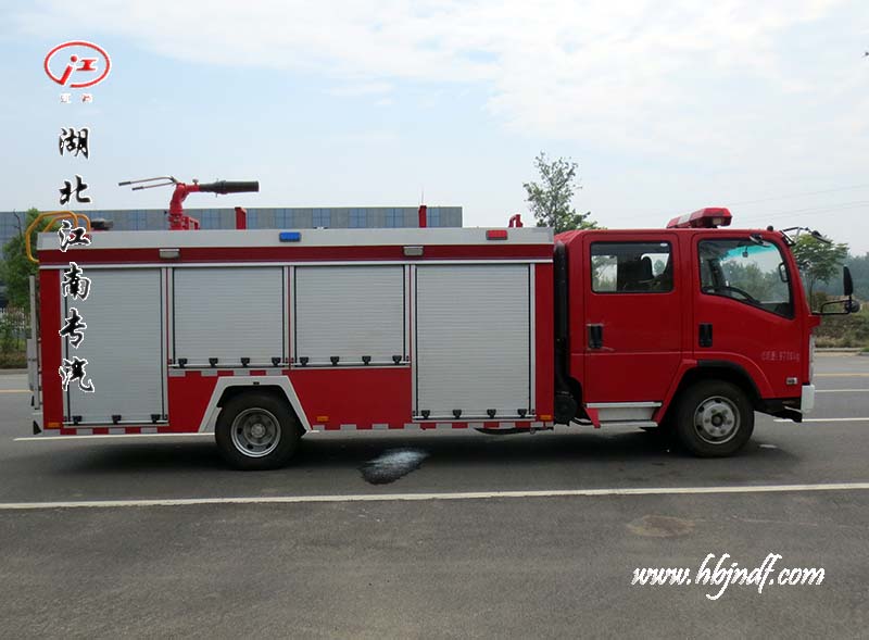 五十铃700P 5吨水罐消防车参数配置图片价格18671091666