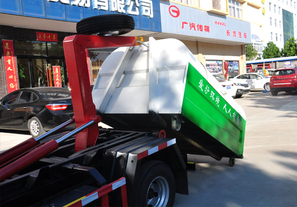 王牌小型3方勾臂垃圾车（国五）