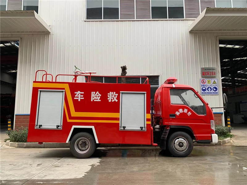 湖北江南出口型福田2.4吨绿化喷洒车