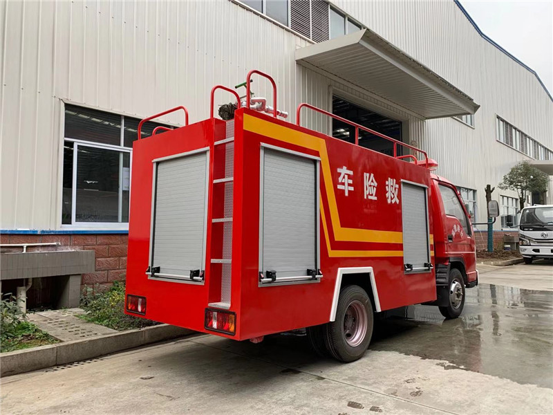 湖北江南出口型福田2.4吨绿化喷洒车