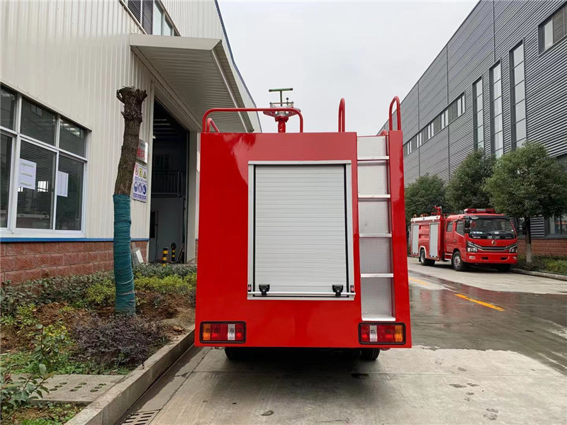 湖北江南出口型福田2.4吨绿化喷洒车
