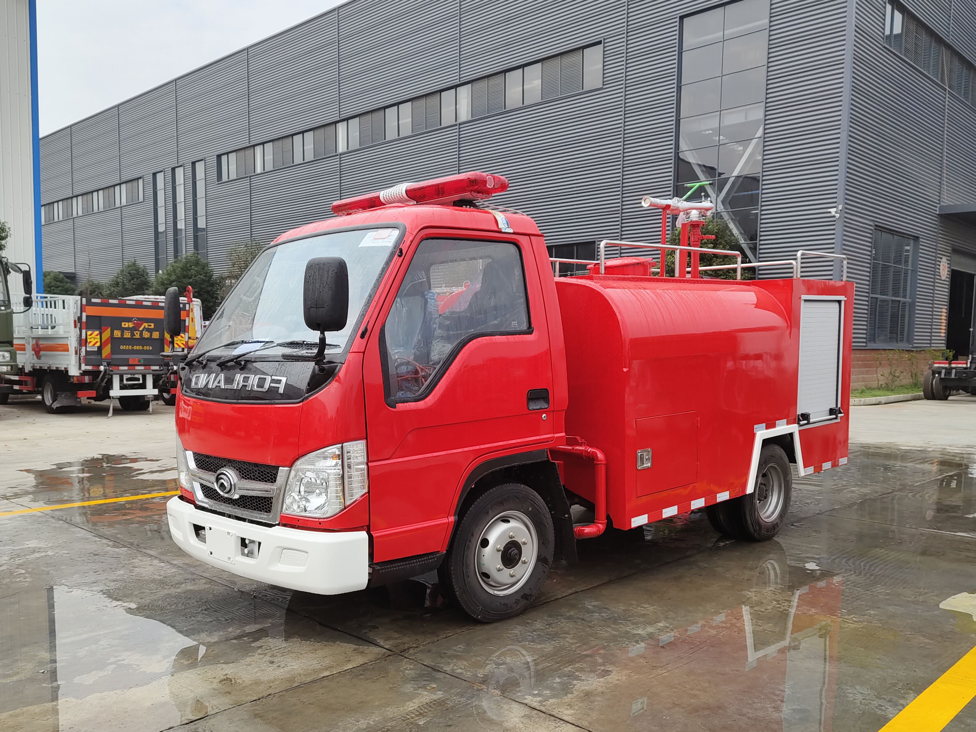 湖北江南出口型福田2吨绿化喷洒车